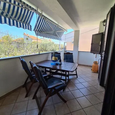 Apartment Berto - 500m To The *