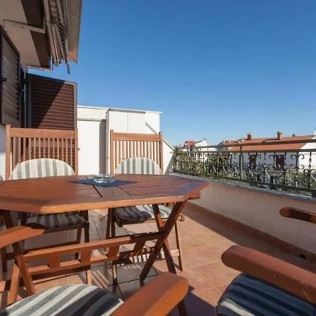 Apartment Berto - 500m To The *